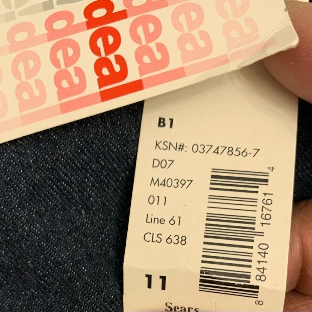 NWT Skinny Jeans - Picture 2 of 4